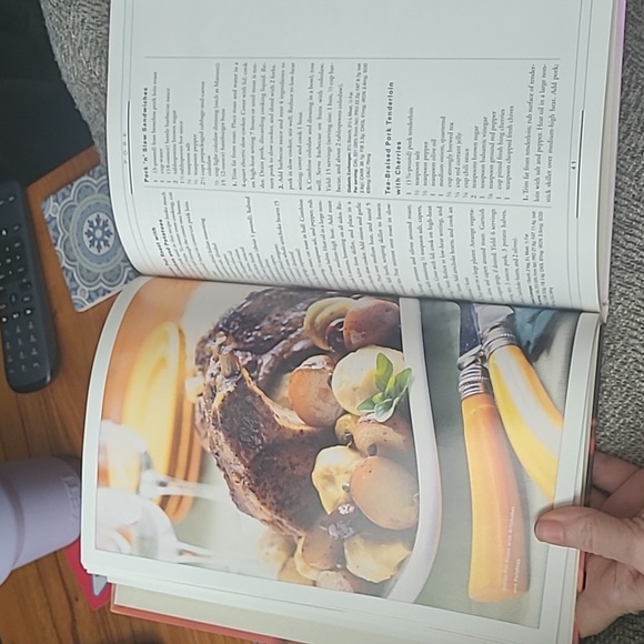 Southern Living Slow Cooker cookbook 123 recipes! hardback book Southern at Home - Picture 6 of 8